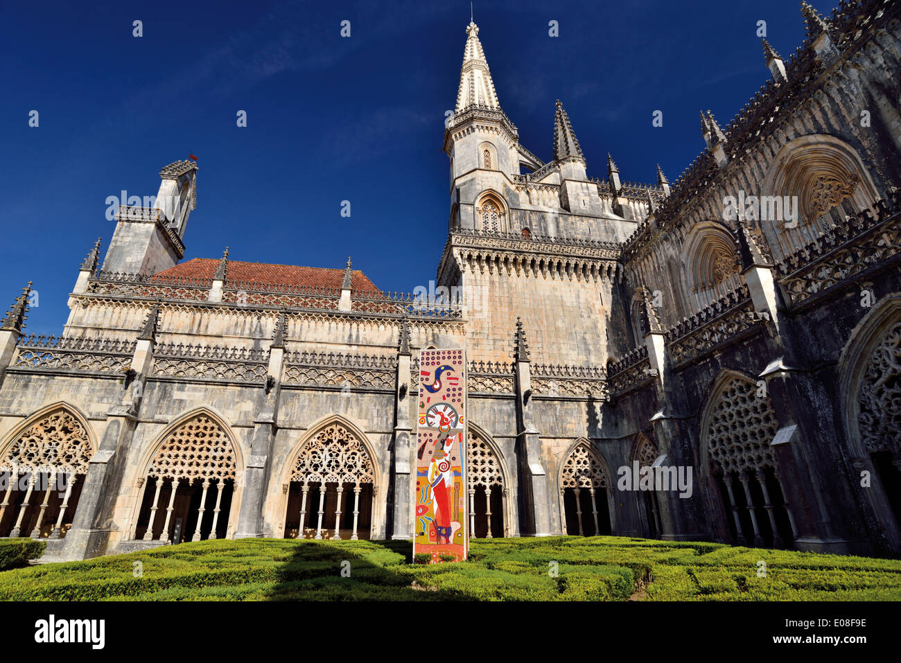 Portugal: Mittelalterliche Kreuzgang des Klosters Santa Maria da Vitoria in Batalha Stockfoto