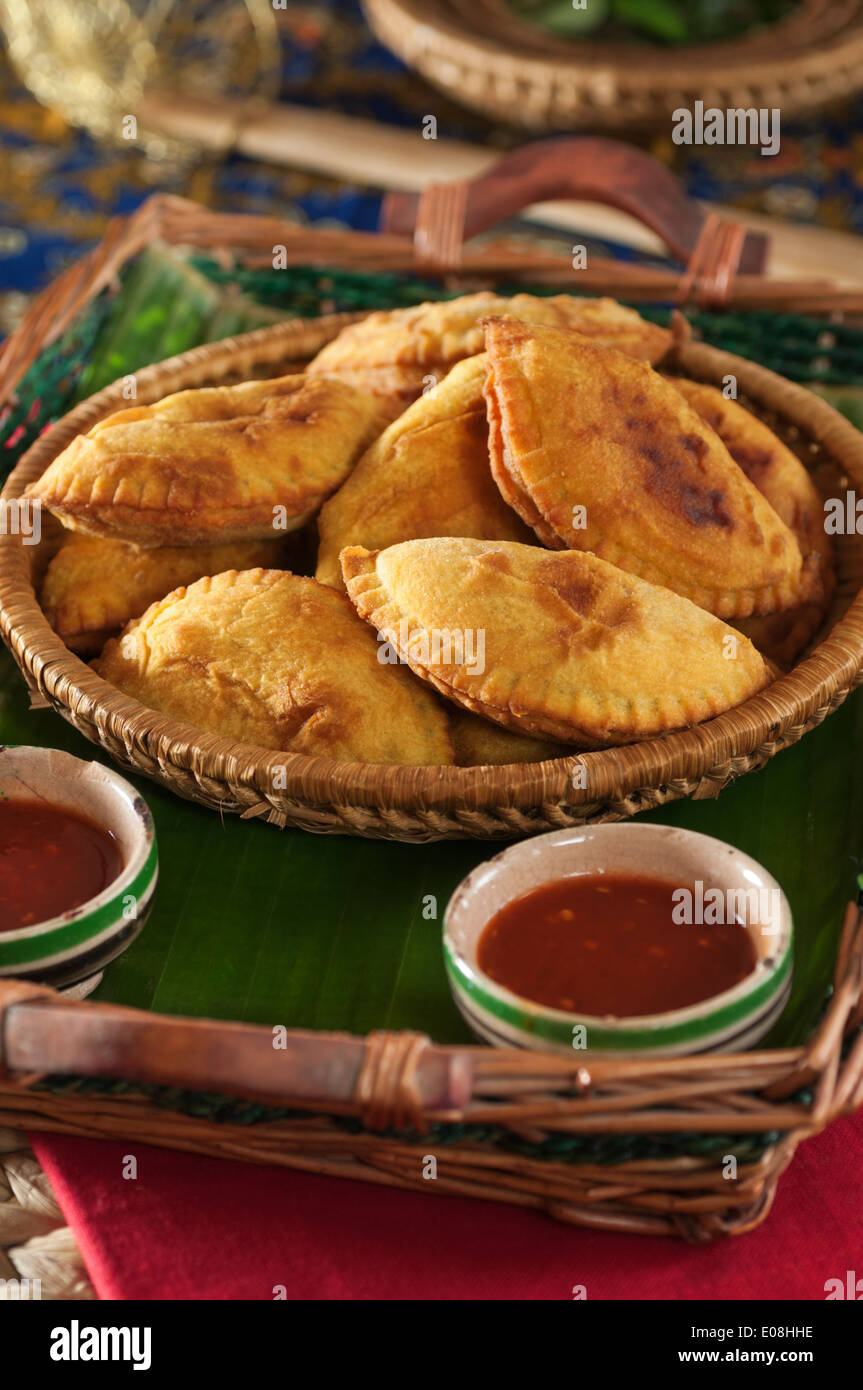 Curry-Puffs. Süd-Ost-Asien Street food Stockfoto