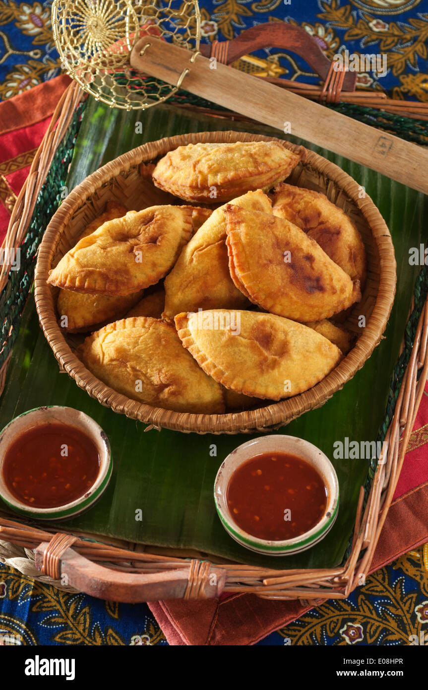 Curry-Puffs. Süd-Ost-Asien Street food Stockfoto