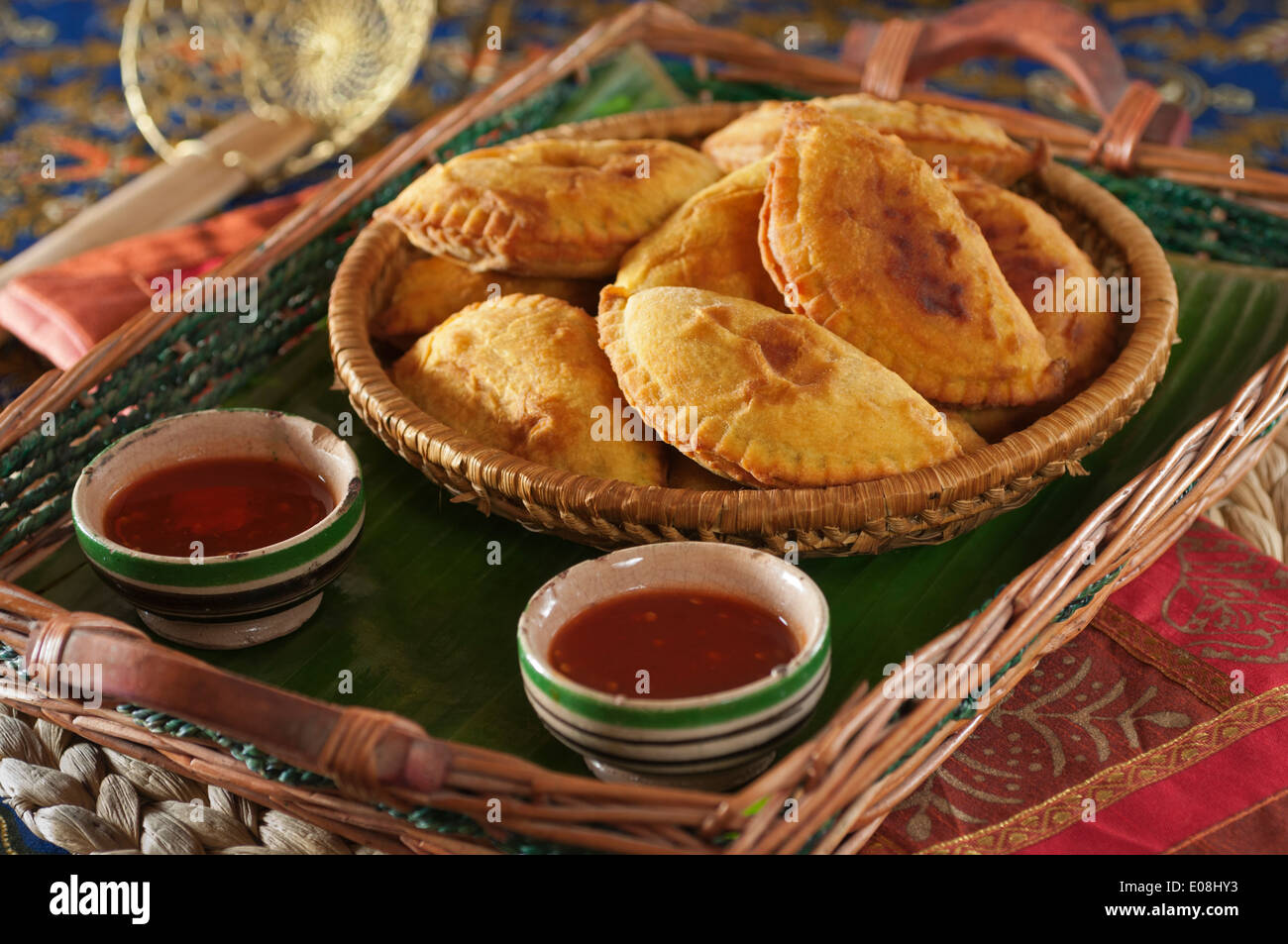 Curry-Puffs. Süd-Ost-Asien Street food Stockfoto