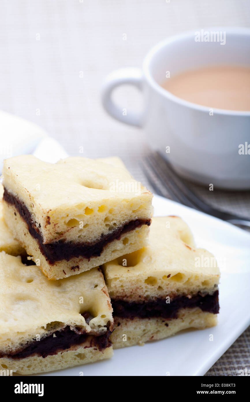 Schokoladen-Torte mit Coco Milch. Stockfoto