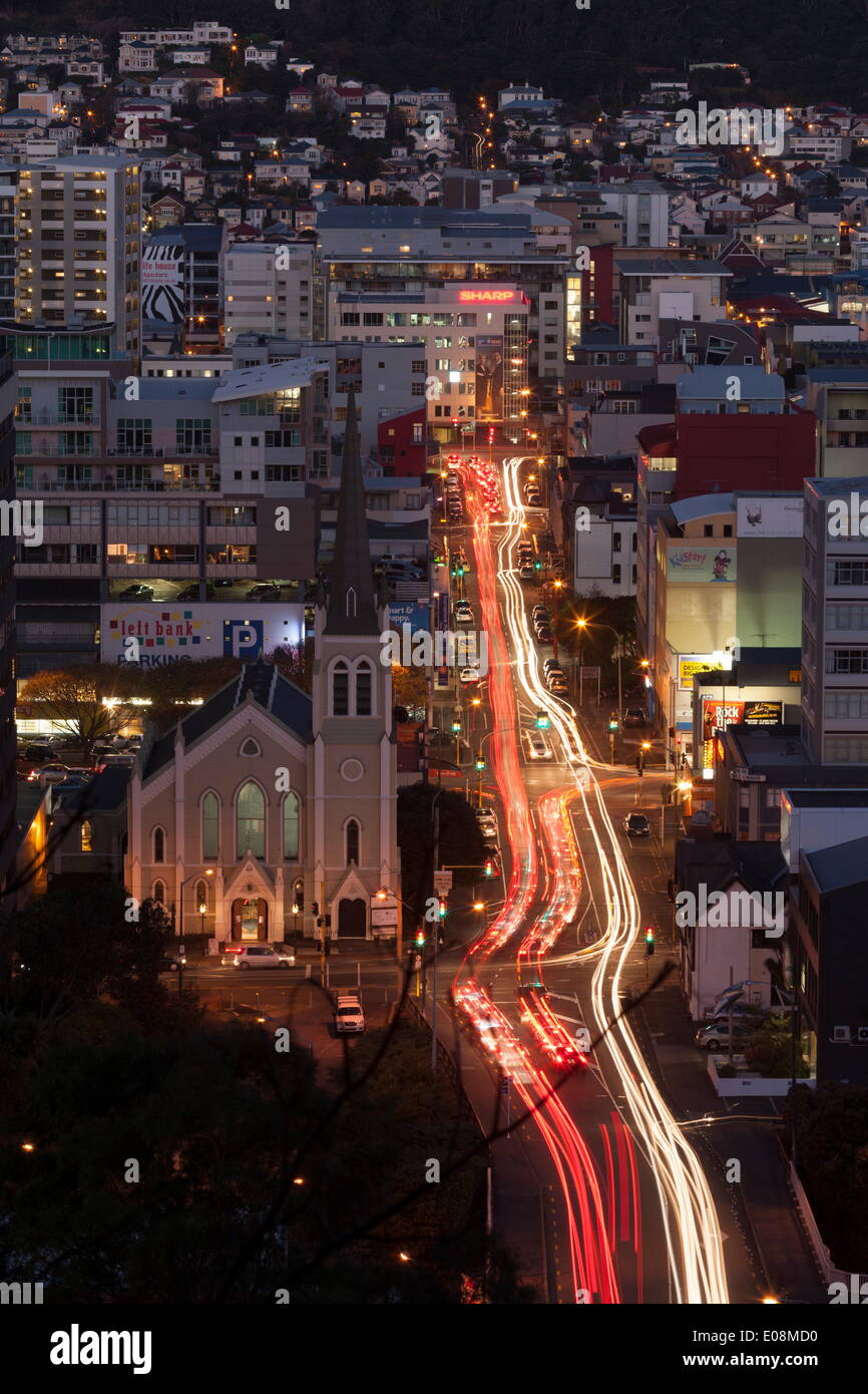 St. Peter auf Willis Church und Ghuznee Straße in der Nacht, Wellington, Nordinsel, Neuseeland, Pazifik Stockfoto