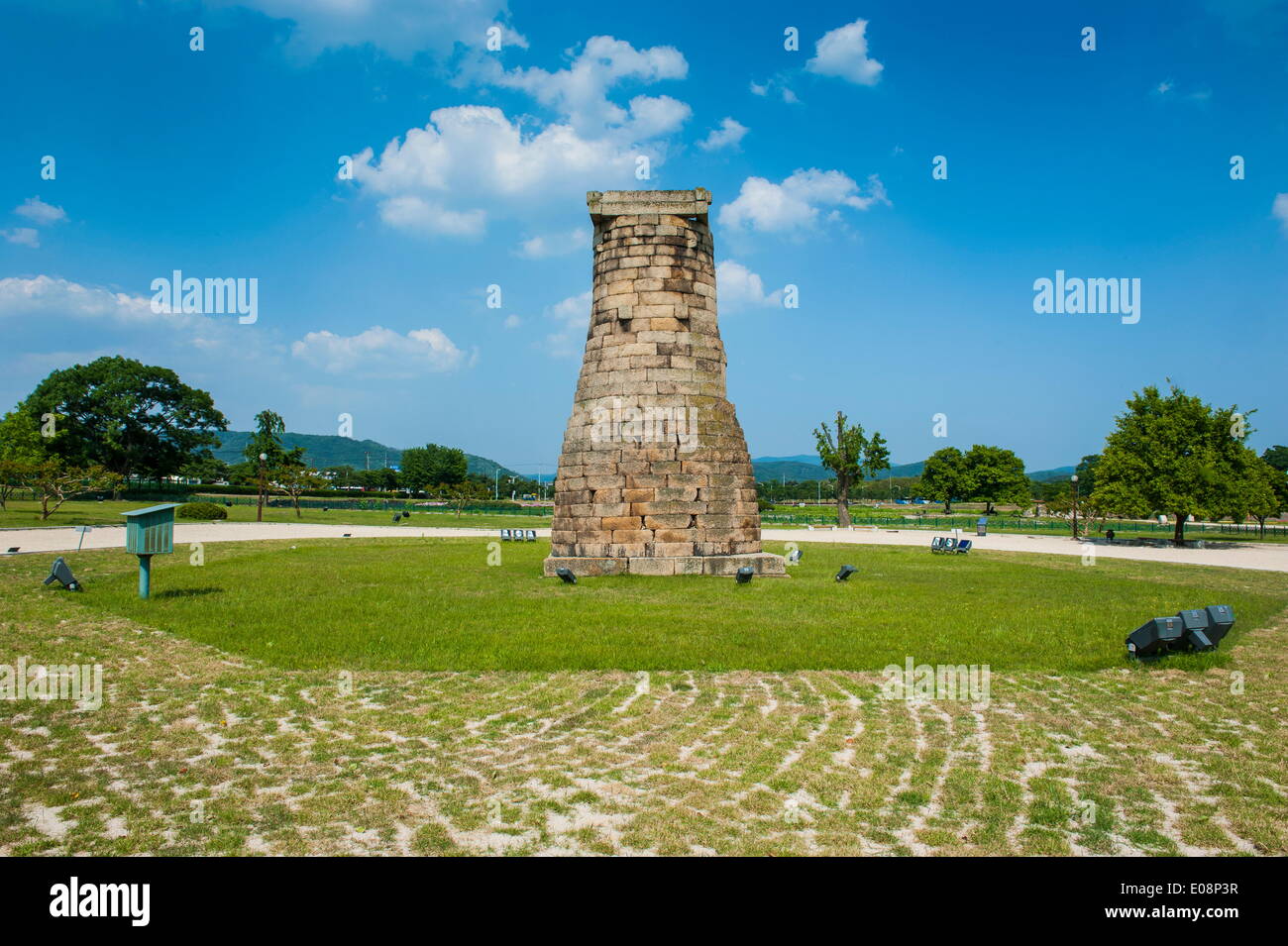 Cheomseongdae, älteste Sternwarte in Ostasien, Gyeongju, UNESCO World Heritage Site, Südkorea, Asien Stockfoto