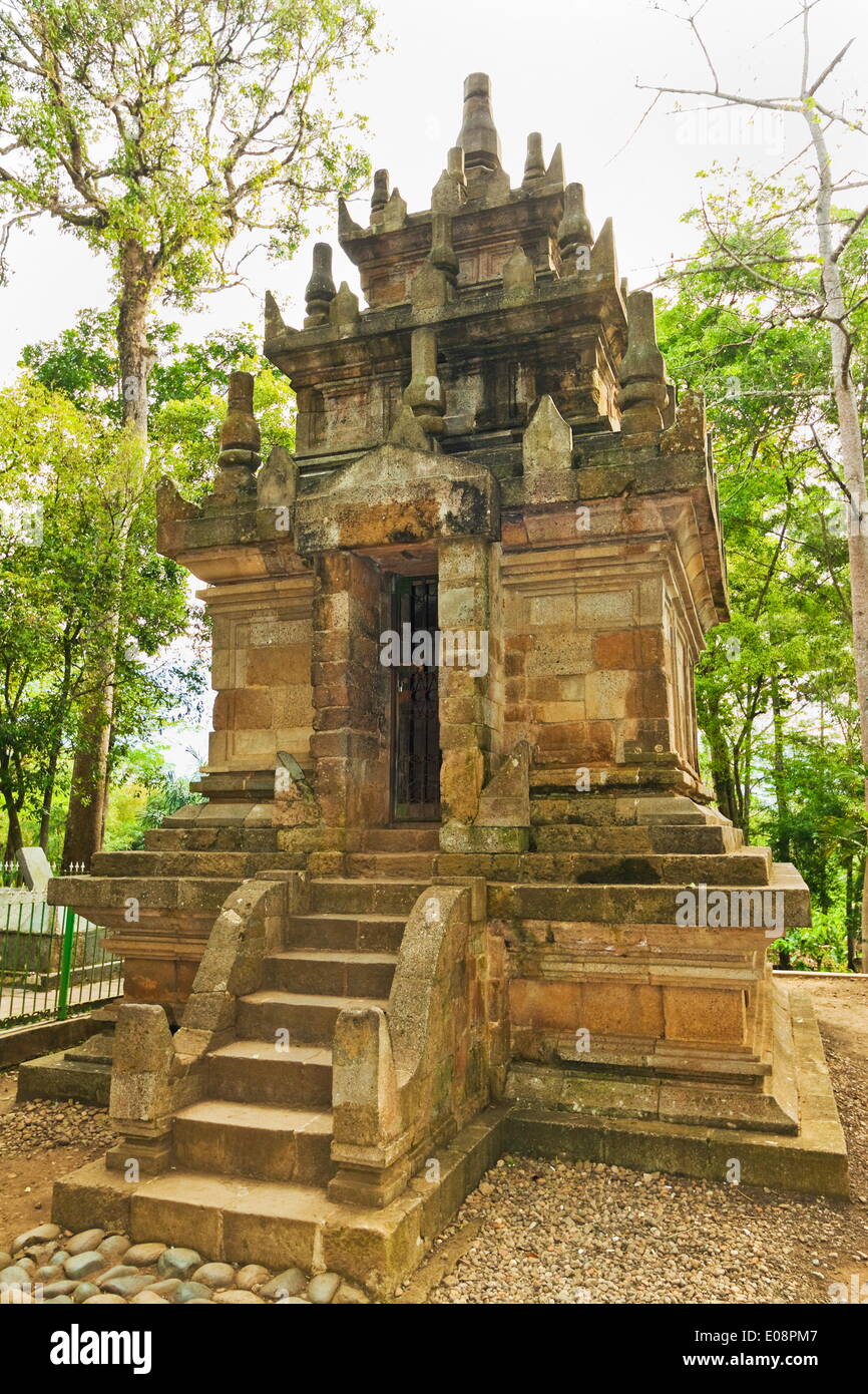 Candi Cangkuang, einen kleinen 8. Jahrhundert Hindu-Tempel in Kampung Pulo, in der Nähe von Kecamatan Leles, Garut Regency, West-Java, Indonesien, Südostasien, Asien Stockfoto