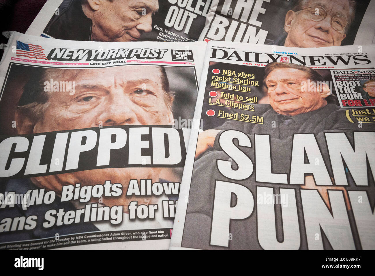 Schlagzeilen von New York Tabloid-Zeitungen berichten über Donald Sterling Stockfoto
