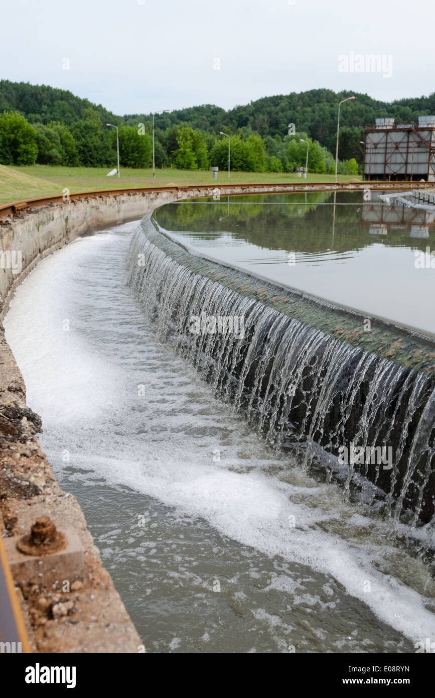 Wasser-Anlage Becken Abwassertechnik überprüfen Sie Website. Wasser. Wasserreinigung in Szene gesetzt. Reduzierung der Umwelt-Verschmutzung Stockfoto