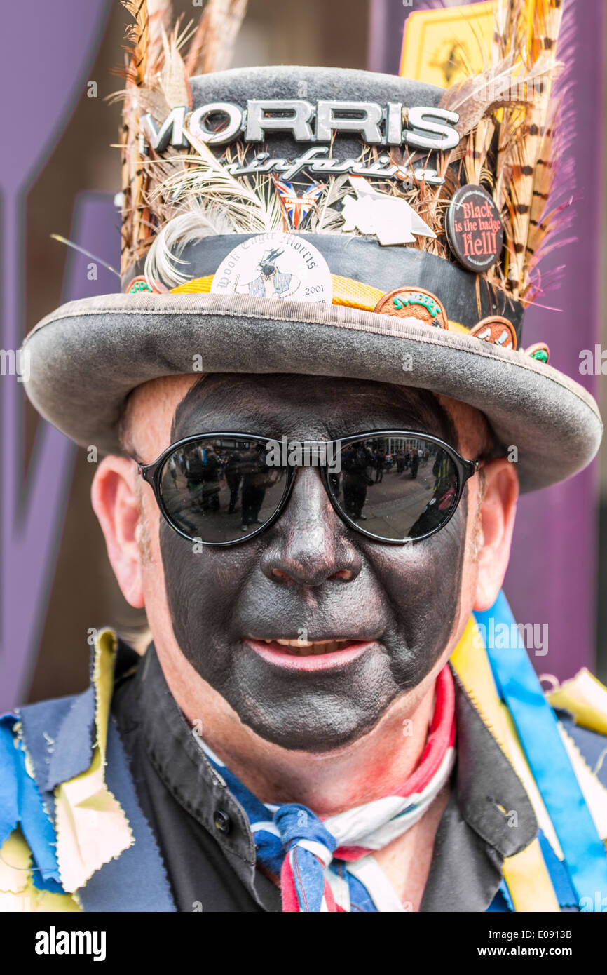 Schwarzes Gesicht Border Style Morris Mann am jährlichen fegt Festival Rochester Stockfoto