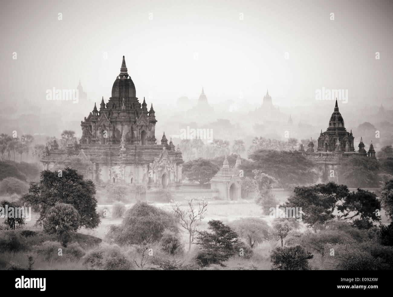 Süd-Ost-Asien Myanmar Burma Bagan heidnischen Tempeln Stupas bei Dawn Sonnenaufgang in der Archaeolgical-Website Stockfoto