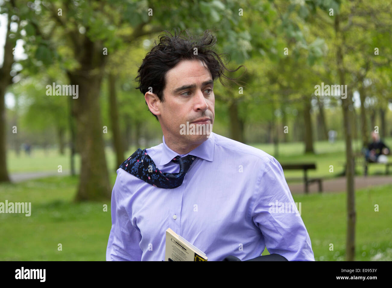 Schauspieler Stephen Mangan Ankunft bei der Beerdigung für Autor Sue Townsend in De Monfort Hall, Leicester Stockfoto