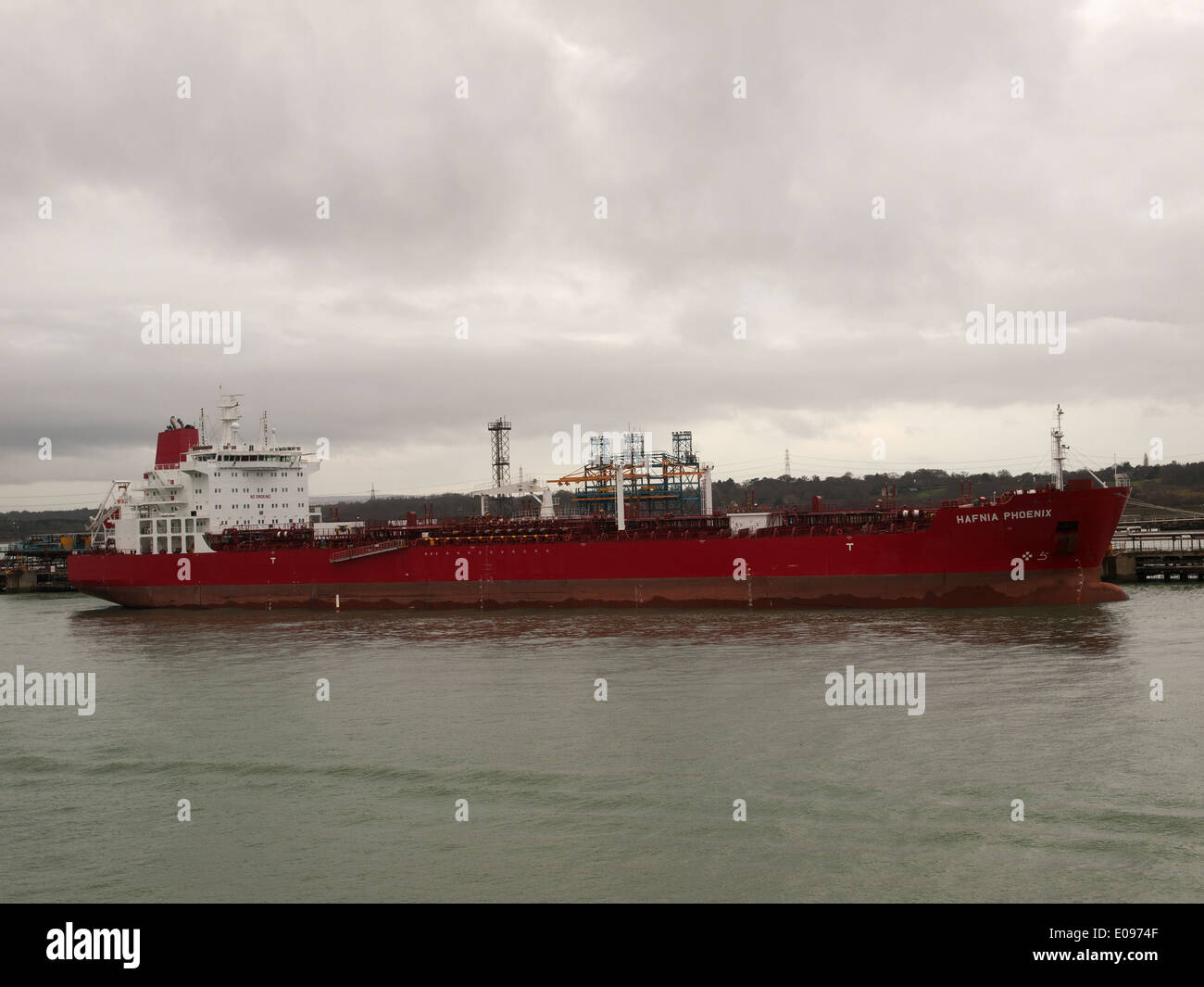 Tanker Halfina Phoenix festgemacht an der Fawley Öl-Raffinerie terminal Southampton Hampshire England UK Stockfoto