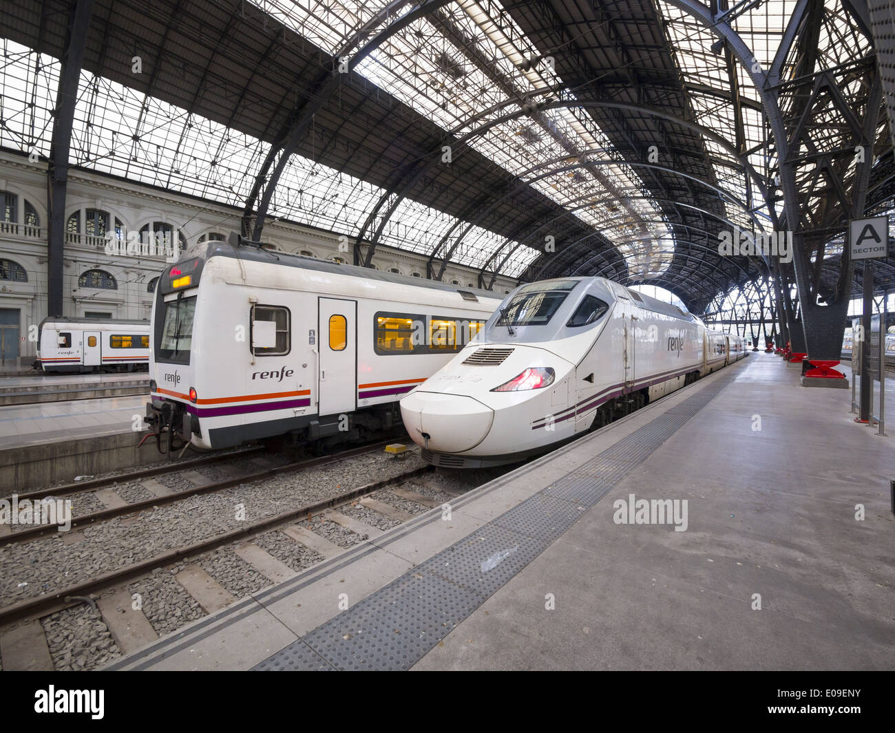 Spanien, Barcelona, Barcelona Franca Bahnhof Zug Stockfoto