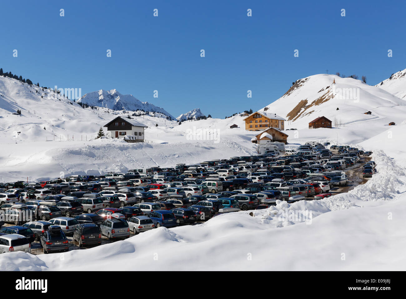 Österreich, Vorarlberg, Bregenzer Wald, Warth, Hochtannberg Pass, Parkplatz Stockfoto