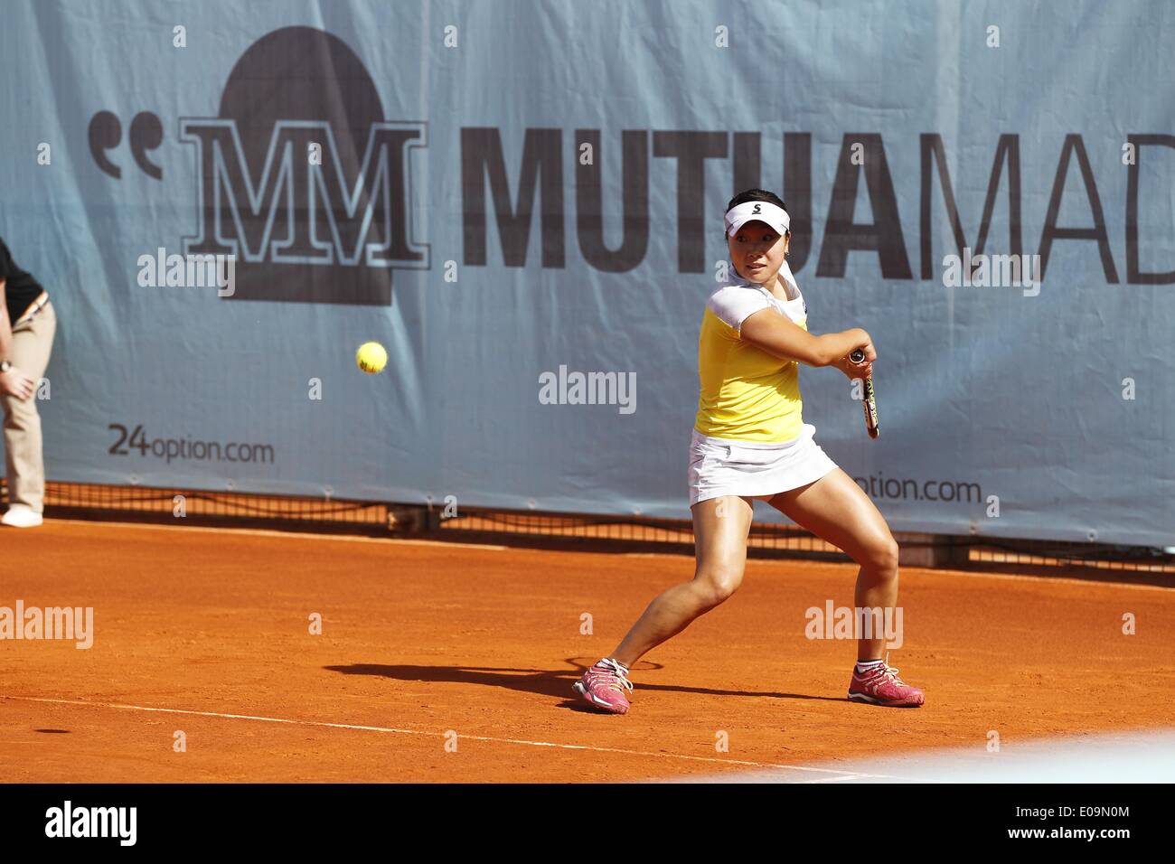 Madrid, Spanien, 4. Mai 2014. 4. Mai 2014. Kurumi Nara (JPN) Tennis: Kurumi Nara in Japan während der Frauen Einzel 1. Vorrundenspiel der Mutua Madrid Open Tennis-Turnier in La Caja Magica in Madrid, Spanien, 4. Mai 2014. © AFLO/Alamy Live-Nachrichten Stockfoto