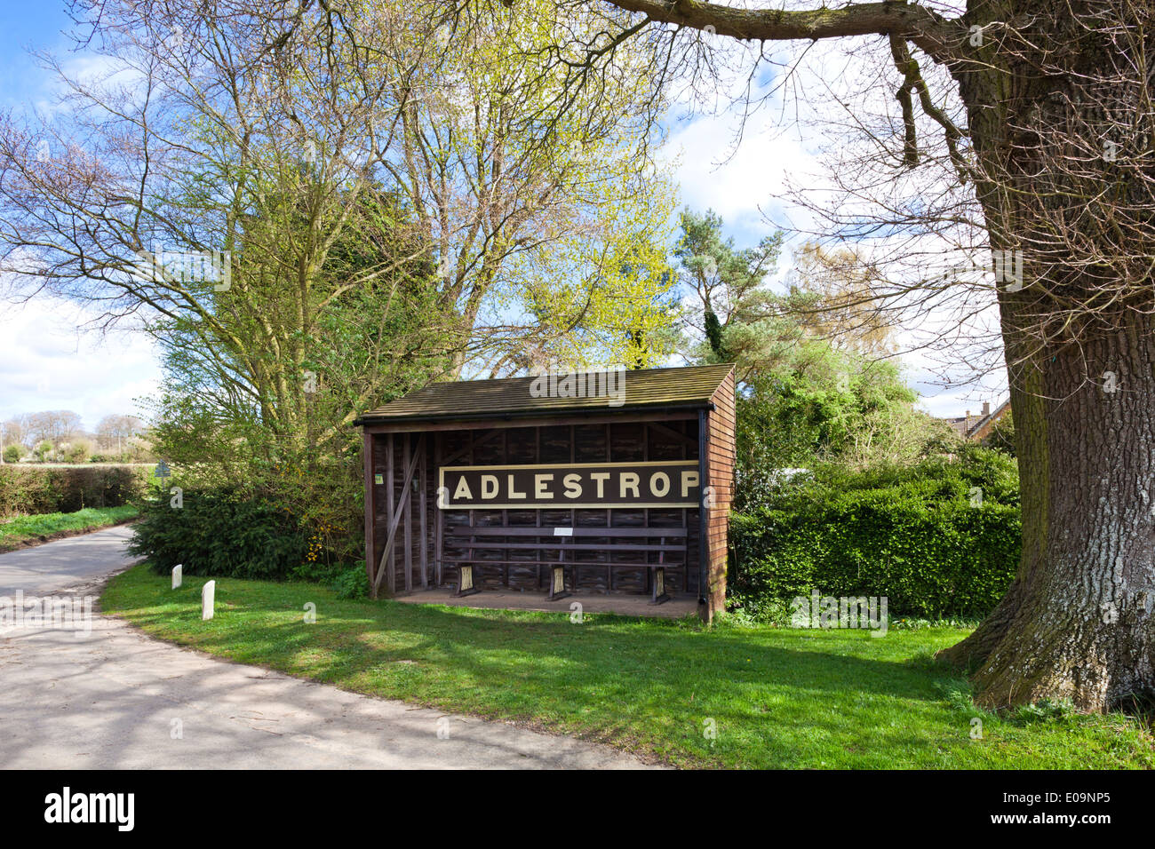 Das Railway Station Zeichen für Cotswold-Dorf Adlestrop - inspirierte das Gedicht durch den ersten Weltkrieg Dichter Edward Thomas Stockfoto