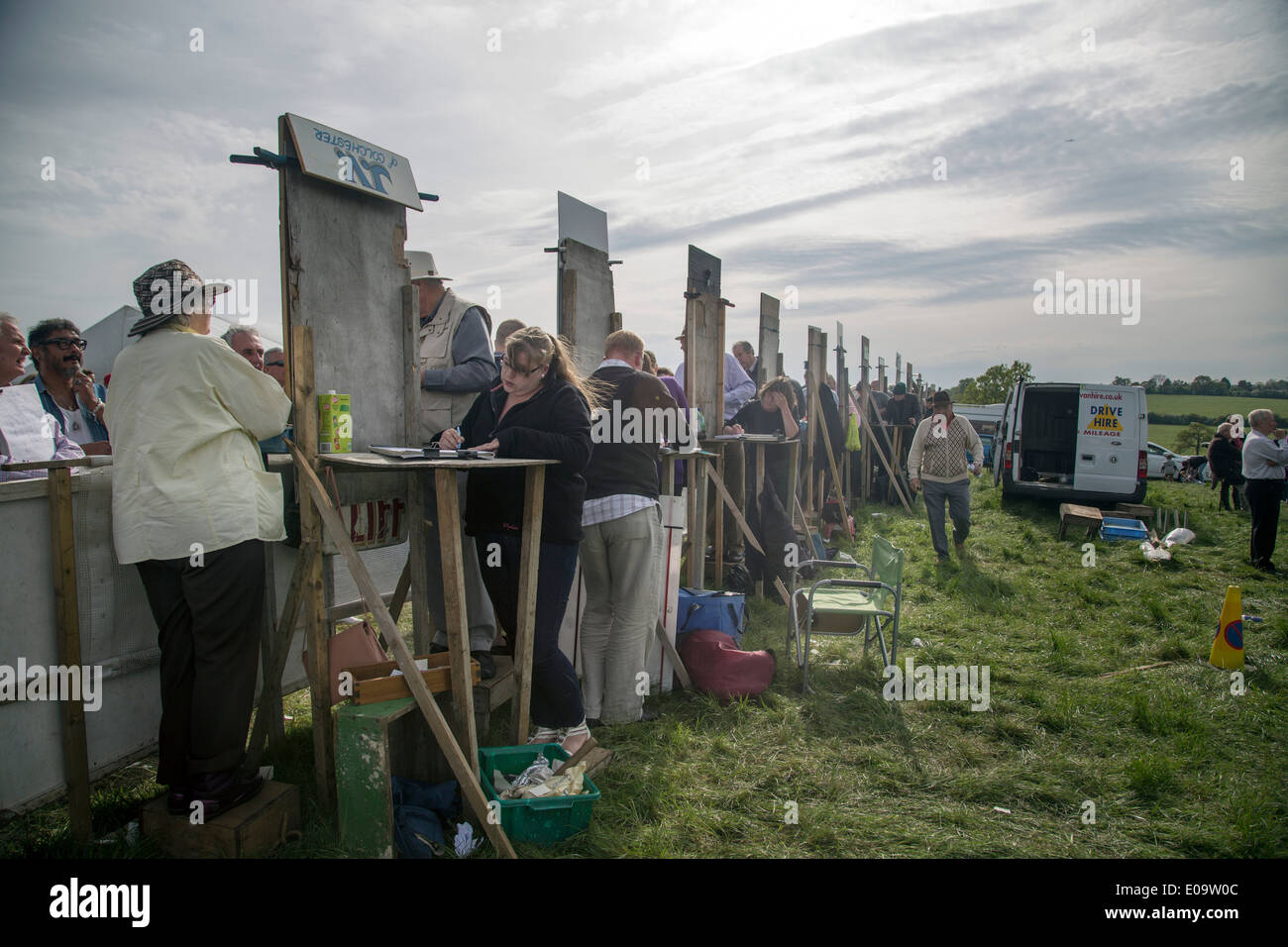 Hinter Buchmacher Bretter Punkt zum Buchmacher Stockfoto