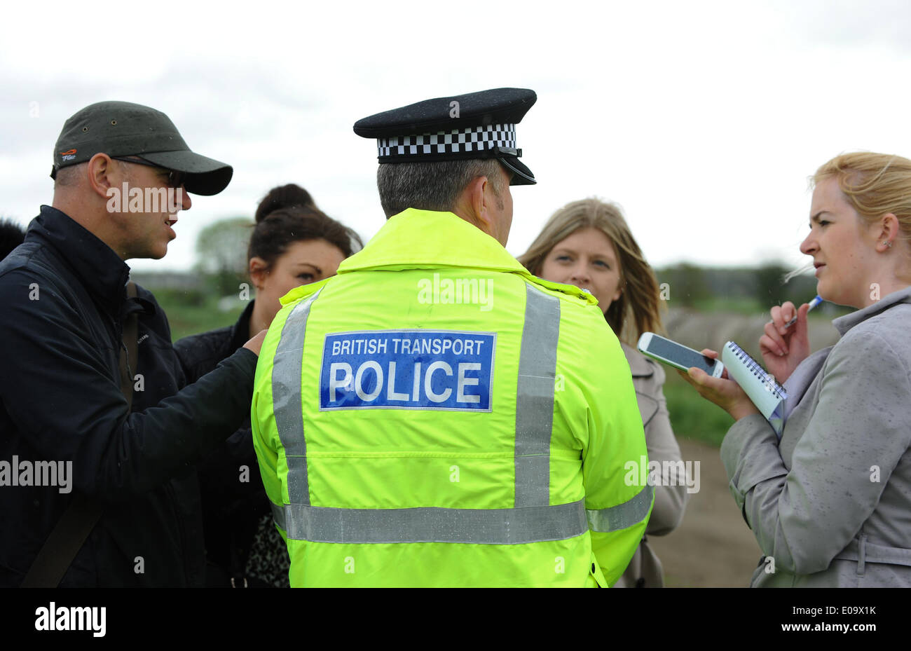 BRITISCHE Polizei Presse TRANSPORTTREIBER an Fahrer getötet an Ebene CROSSIN SCAMPSTON MALTON NORTH YORKSHIRE ENGLAND getötet 07 Ma Stockfoto