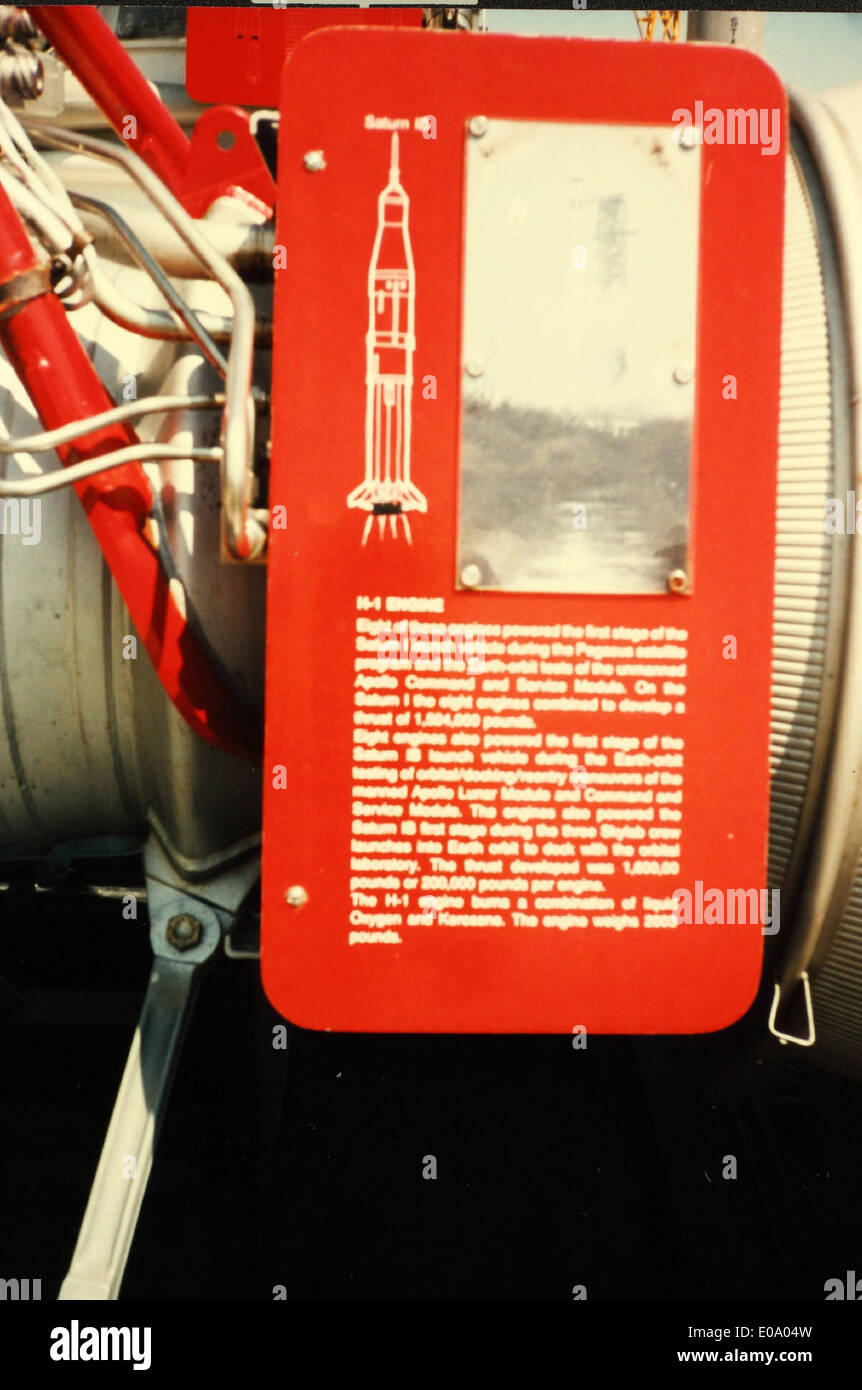 Ein detailliertes Hochglanzfoto des Saturn, aufgenommen von der NASA, das die markanten Ringe und die gasförmige Atmosphäre des Planeten in hoher Auflösung zeigt. Stockfoto Ein detailliertes Hochglanzfoto des Saturn, aufgenommen von der NASA, das die markanten Ringe und die gasförmige Atmosphäre des Planeten in hoher Auflösung zeigt. Stockfoto