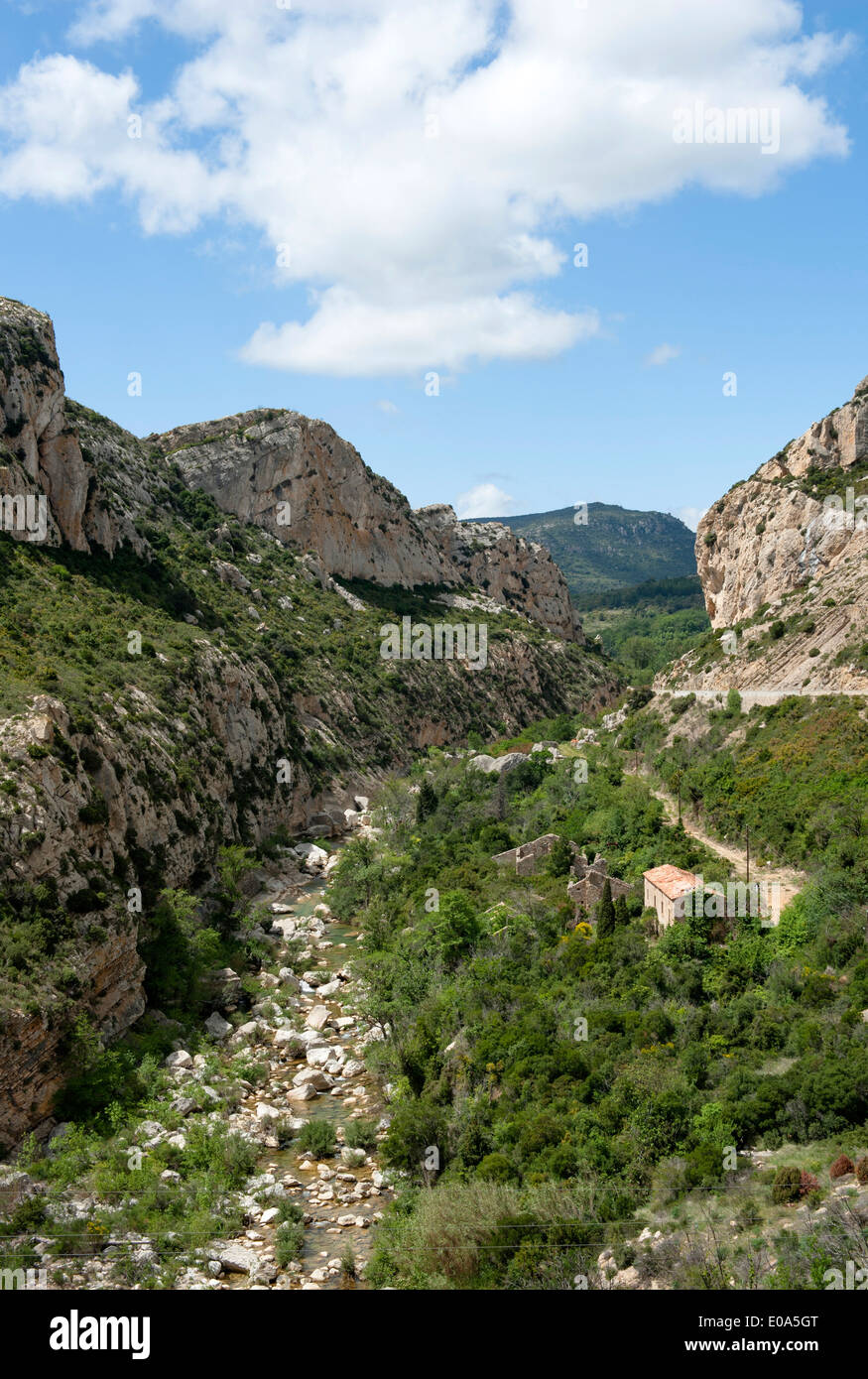 Die Gorges de Gouleyroux, gebildet durch den Verdouble-Fluss in der Nähe von Duilhac-Sous-Peyrepertuse, Aude, Languedoc-Roussillon, Frankreich Stockfoto