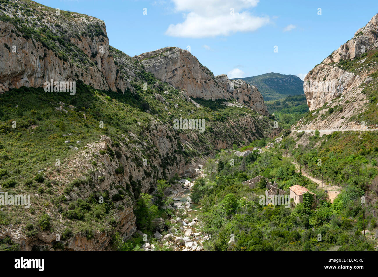 Die Gorges de Gouleyroux, gebildet durch den Verdouble-Fluss in der Nähe von Duilhac-Sous-Peyrepertuse, Aude, Languedoc-Roussillon, Frankreich Stockfoto