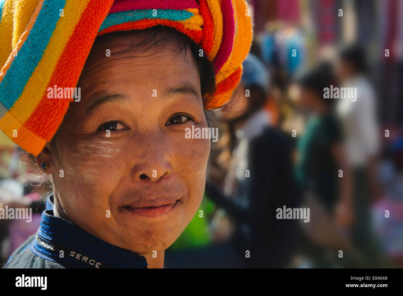 Shan Menschen auf dem Markt während der Ballon-Festival, Taunggyi, Shan State in Myanmar Stockfoto