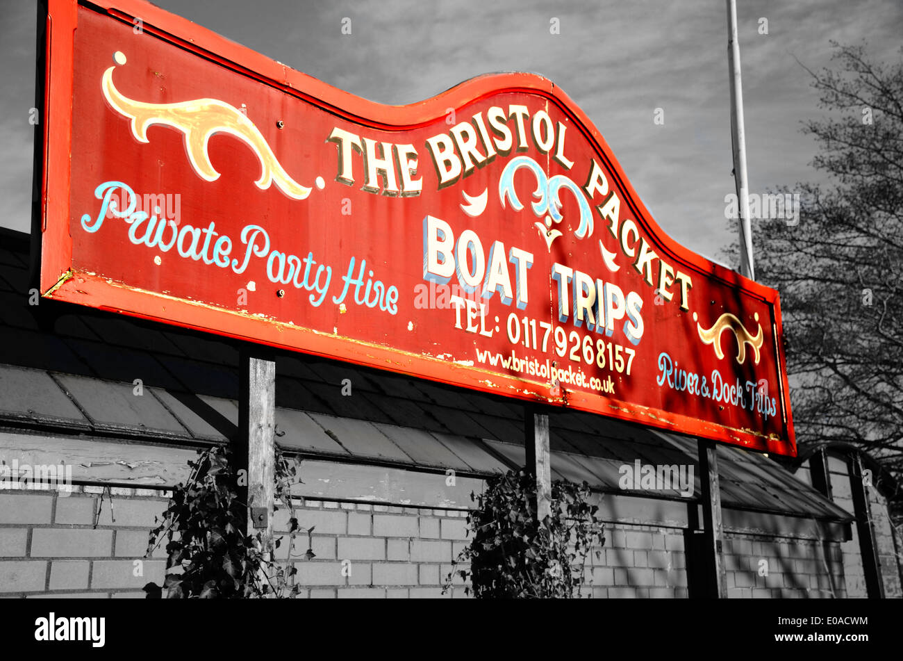 Bristol-Bootsfahrten zu unterzeichnen, in der Bristol Docks, selektiv gefärbt, um das Zeichen zu markieren Stockfoto