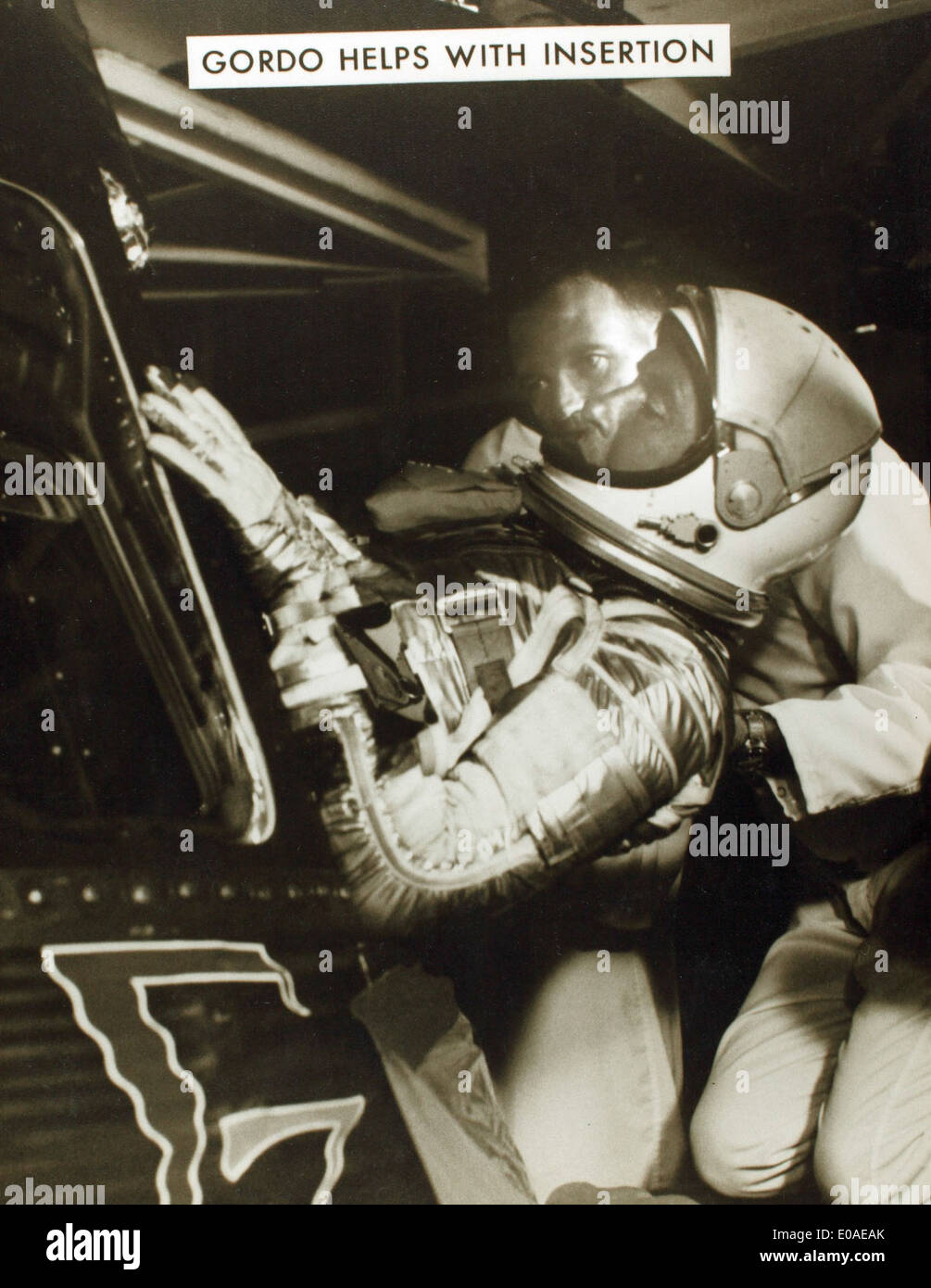 Die Sigma 7 wurde von Astronautin Wally Schirra gesteuert und war Teil des Mercury-Weltraumprogramms der NASA. Diese Mission, die 1962 gestartet wurde, war ein entscheidender Schritt in Richtung bemannter Raumfahrt, und Schirras Flug zeigte die Tragfähigkeit der menschlichen Raumfahrt. Stockfoto