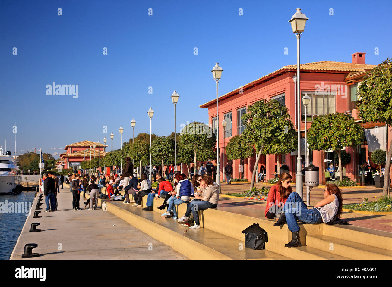 Marina Floisvos, beliebtes Naherholungsgebiet in Palaio Faliro, Attika, Griechenland. Stockfoto