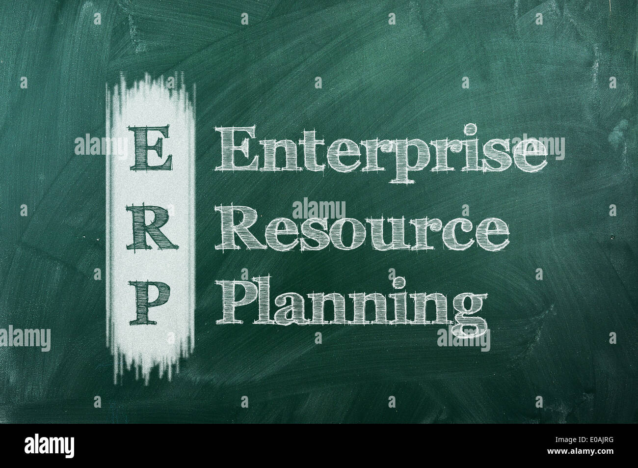 ERP - Enterprise Resource planning-an grüne Tafel Stockfoto