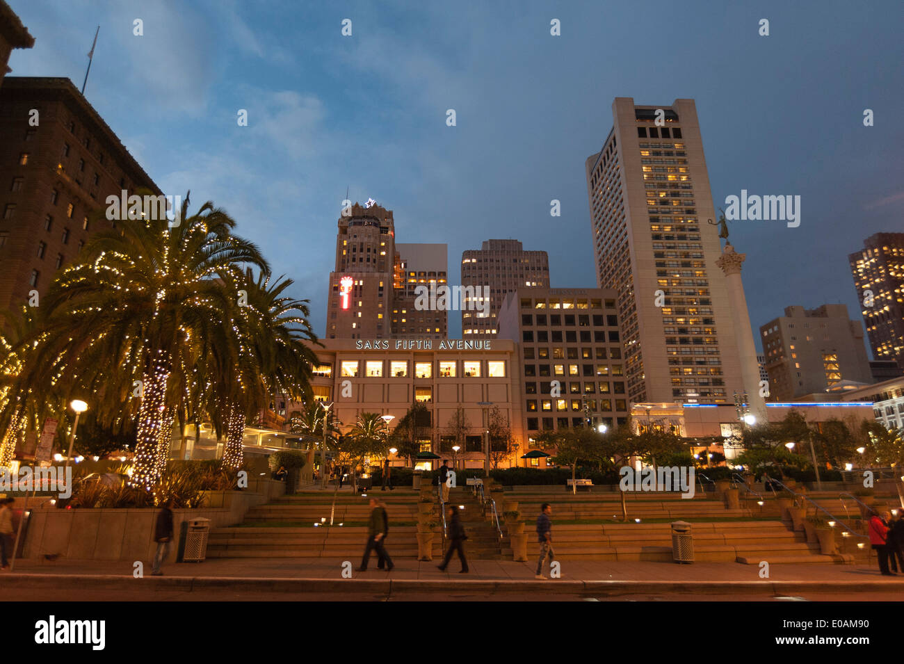 Union Square in der Abenddämmerung, San Francisco, Kalifornien, USA Stockfoto
