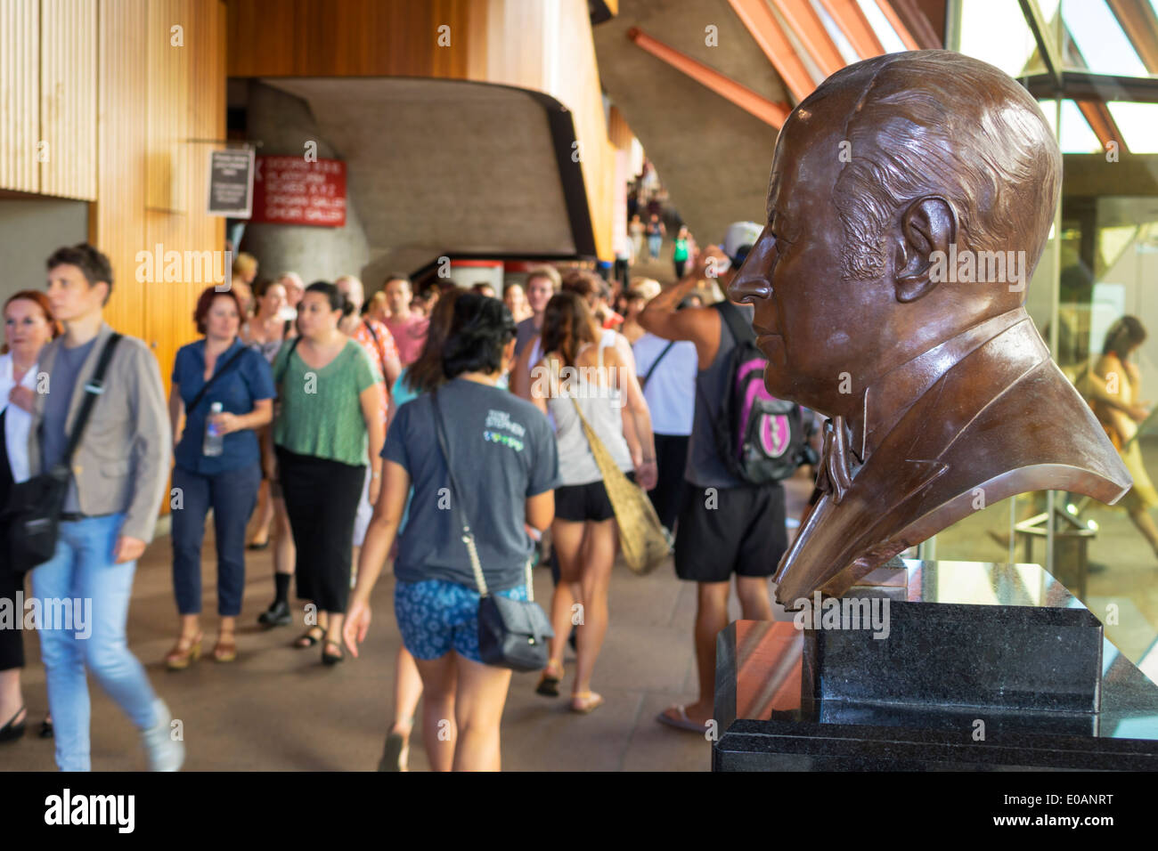 Sydney Australien, Sydney Harbour, Hafen, Sydney Opera House, innen, Lobby, Joan Sutherland Theatre, Theater, Büste, Sir Eugene Goossens, Dirigent, com Stockfoto