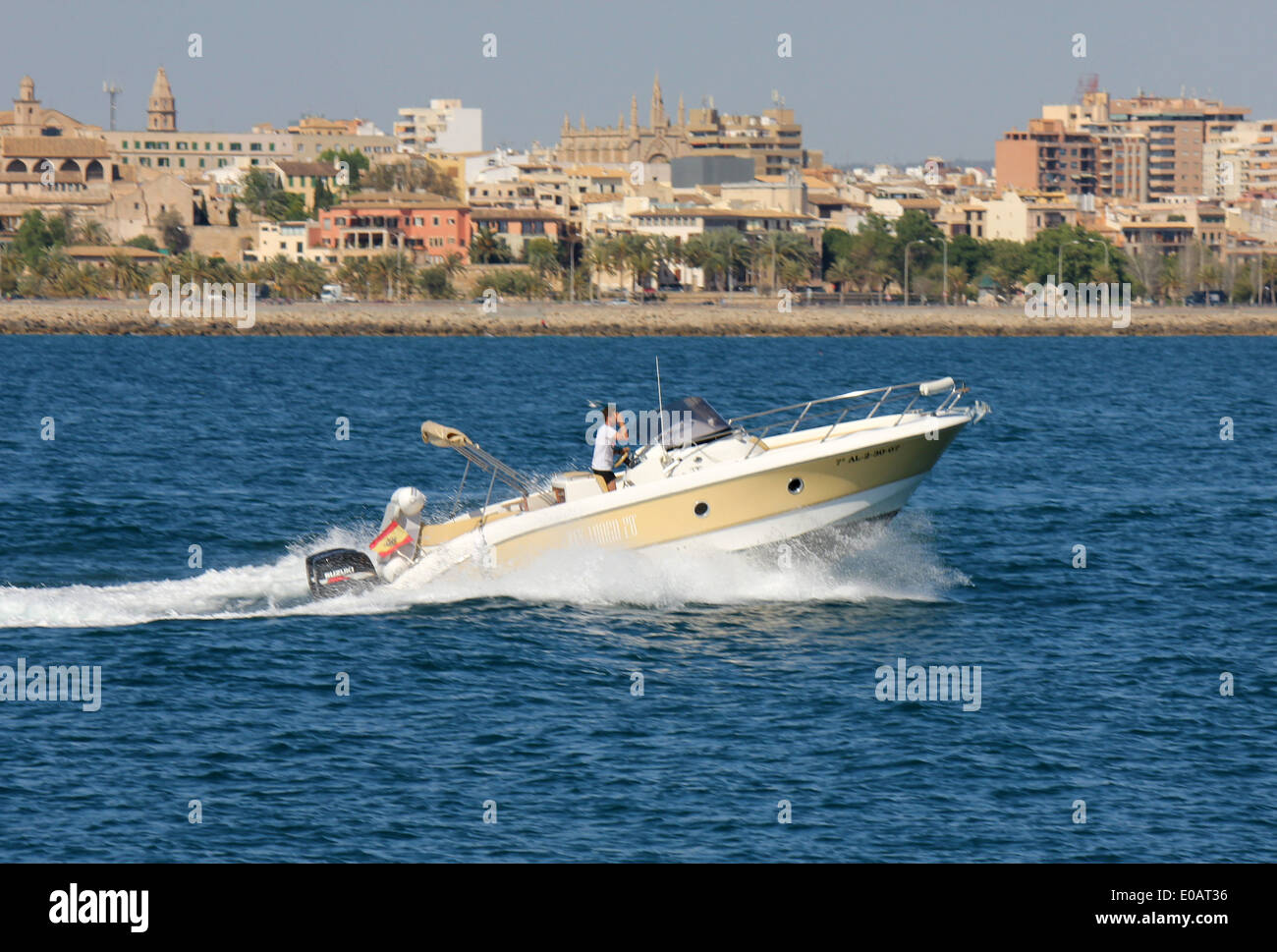 Luxus auf Mallorca - "Key Largo 28' Sportboot, Palma De Mallorca / Mallorca, Balearen, Spanien. 5. Mai 2014. Stockfoto