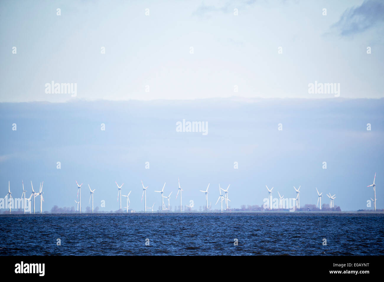 Deutschland, Windpark in der Nordsee Stockfoto