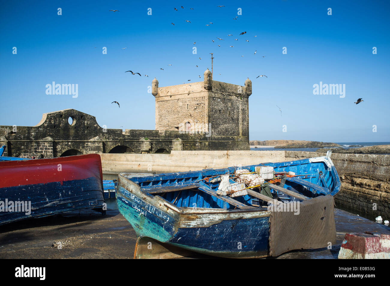 Kleines Boot im Hafen von Essaouira Marokko Stockfoto