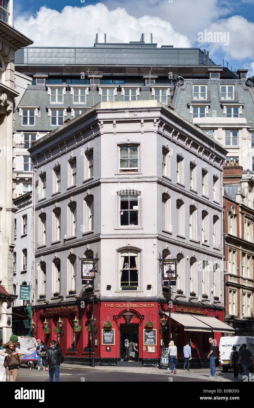 Das Glassblower Public House, gleich neben Regent Street, London, UK, an der Ecke Brewer Street und Glasshouse Street in der Nähe von Piccadilly Stockfoto