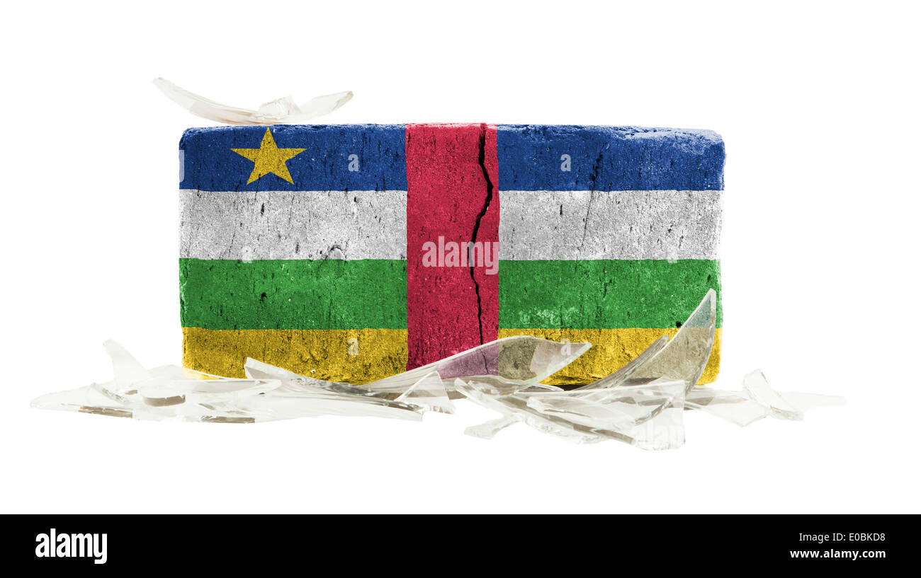 Ziegel mit Glasscherben Gewalt Konzept Flagge der Republik Africal Stockfoto