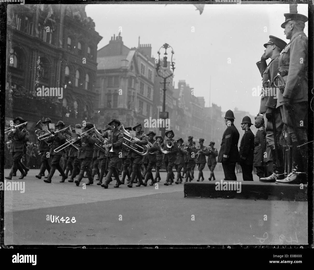 Die Australian Imperial Forces Band feiert in London während einer Parade nach dem Ersten Weltkrieg im Mai 1919 einen wichtigen Moment in der Militärgeschichte. Stockfoto