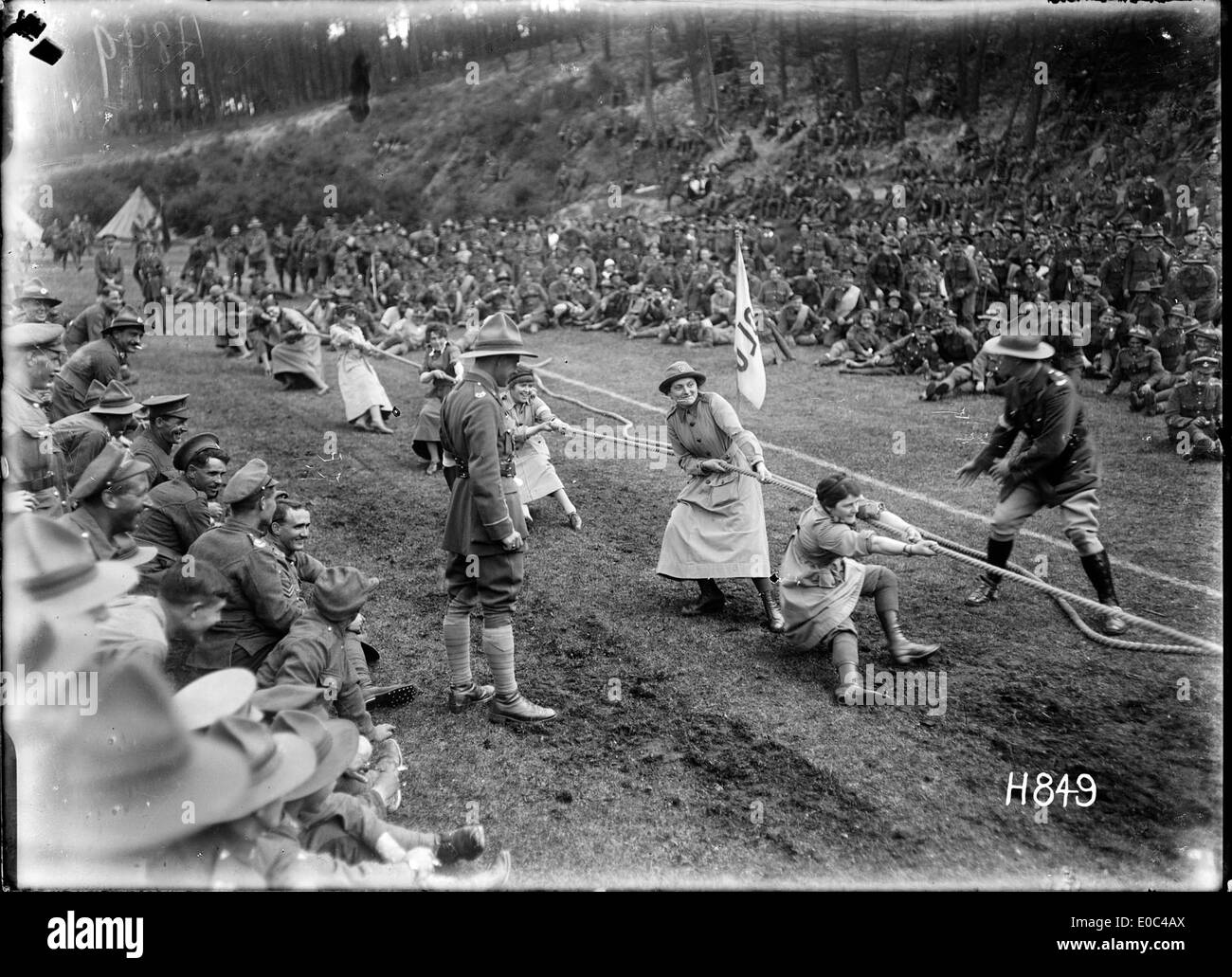 Die preisgekrönten Queen Mary Auxilary Armeekorps Tug-o-War an der NZ-Infanterie und allgemeine Basis-Depot, Etaples, Frankreich, 3. August 1918 Stockfoto