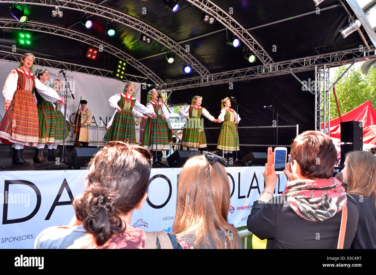 Polnischen Folk-Gruppe "Karolinka". " Tage der Polen "polnische Festival und einschneidenden Ereignis polnische Kultur. Zum ersten Mal auf der Themse Stockfoto