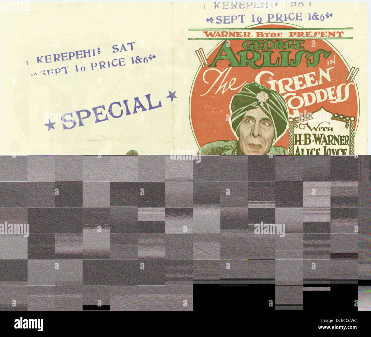 Ein Foto aus dem Jahr 1931, das eine Filmvorführung in einer Landstadt zeigt und die Anfänge des Kinos und der Unterhaltung in ländlichen Gebieten feststellt. Stockfoto