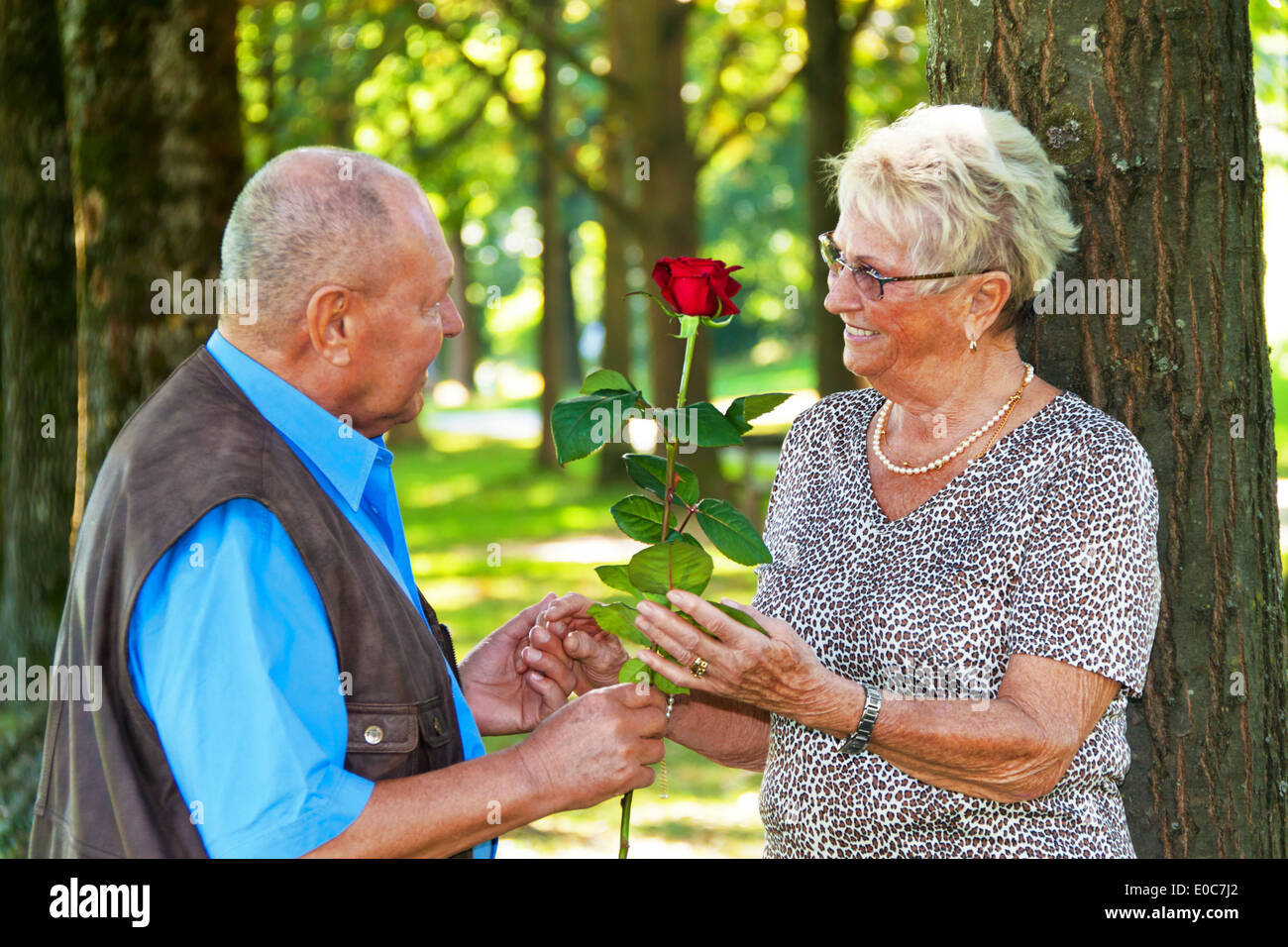 Senioren ehepaar Fotos und Bildmaterial in hoher Auflösung Alamy