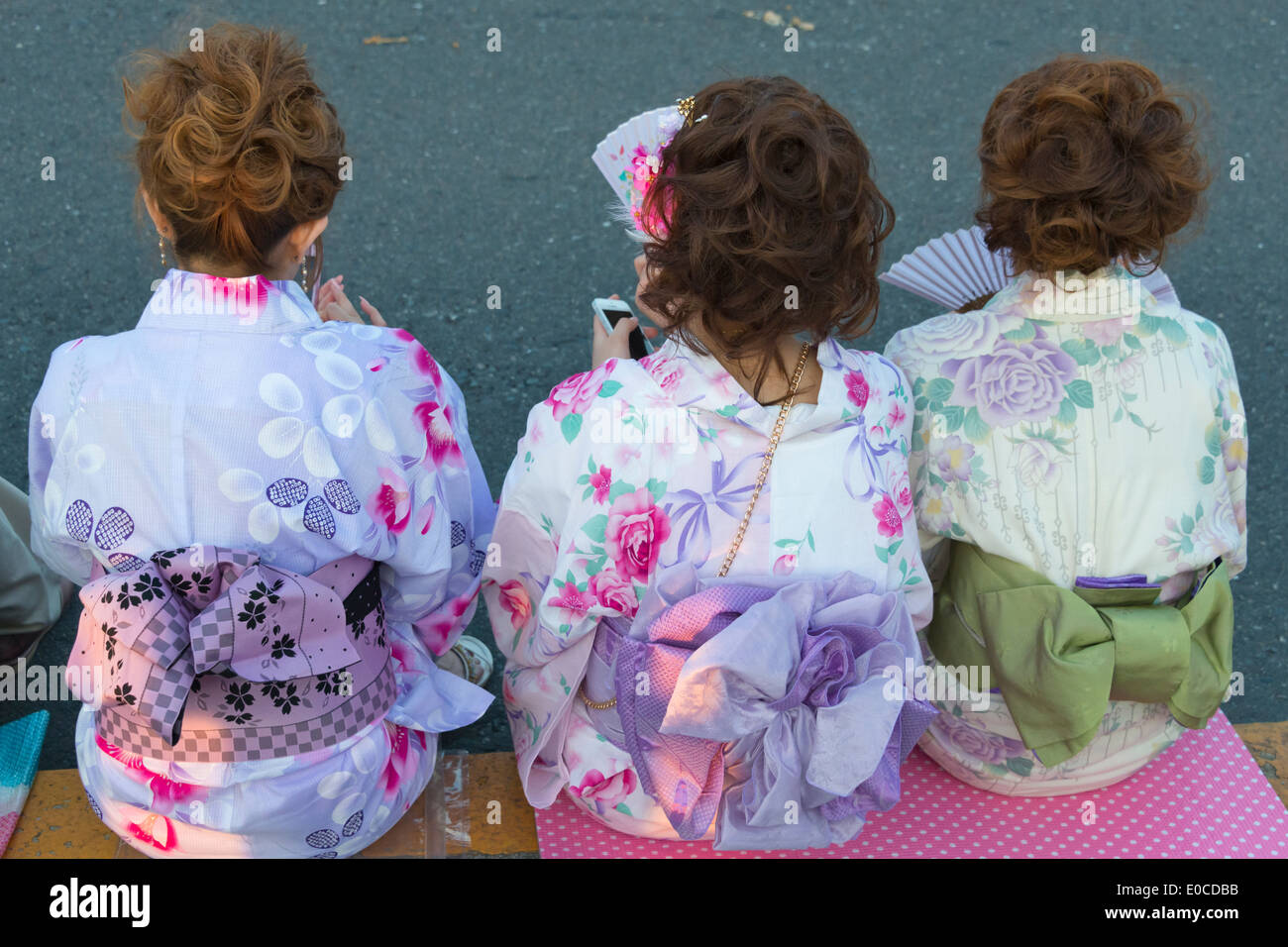 Frauen in bunten Kimono während Tenji Matsuri Festival, Osaka, Japan Stockfoto