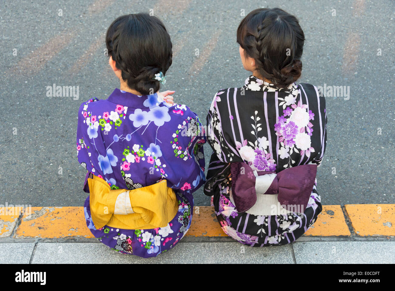 Frauen in bunten Kimono während Tenji Matsuri Festival, Osaka, Japan Stockfoto