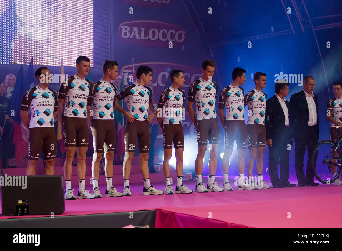 Belfast, Nordirland, Vereinigtes Königreich. 8. Mai 2014. Team Ag2r La Mondiale des Giro d ' Italia Team-Präsentation in Belfast Credit: Bonzo/Alamy Live News Stockfoto