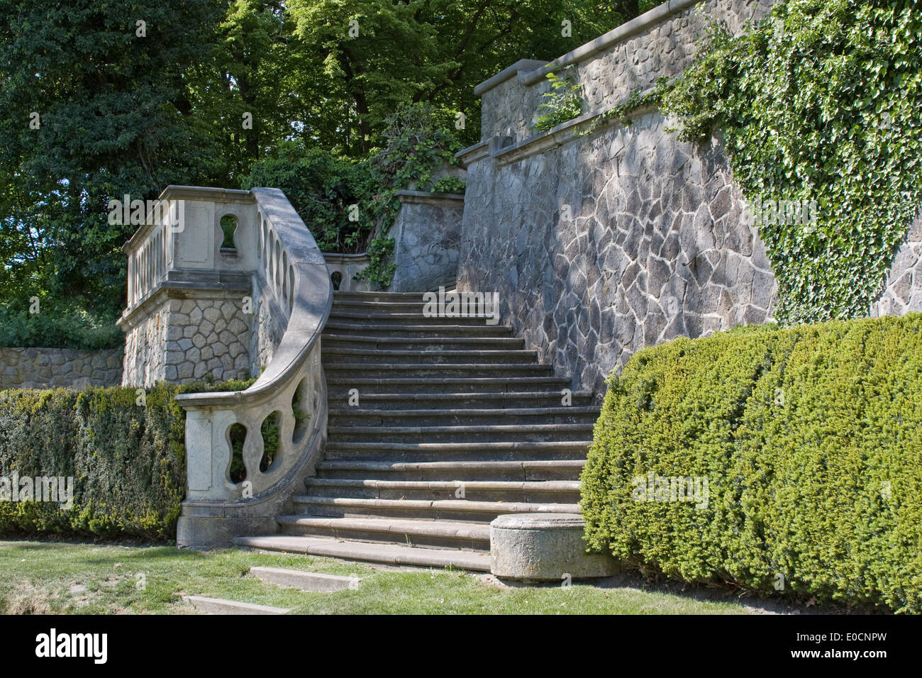 Romischer garten Fotos und Bildmaterial in hoher Auflösung Alamy