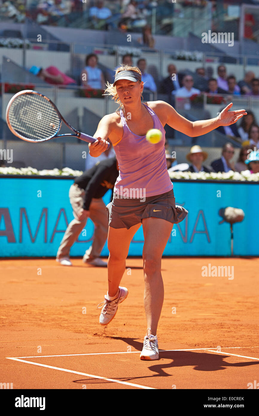 Madrid, Spanien. 9. Mai 2014. Maria Sharapova Russlands spielt eine Vorhand während des Spiels mit Li Na aus China am 6. Tag der Madrid Open von La Caja Magica. Bildnachweis: Aktion Plus Sport/Alamy Live-Nachrichten Stockfoto