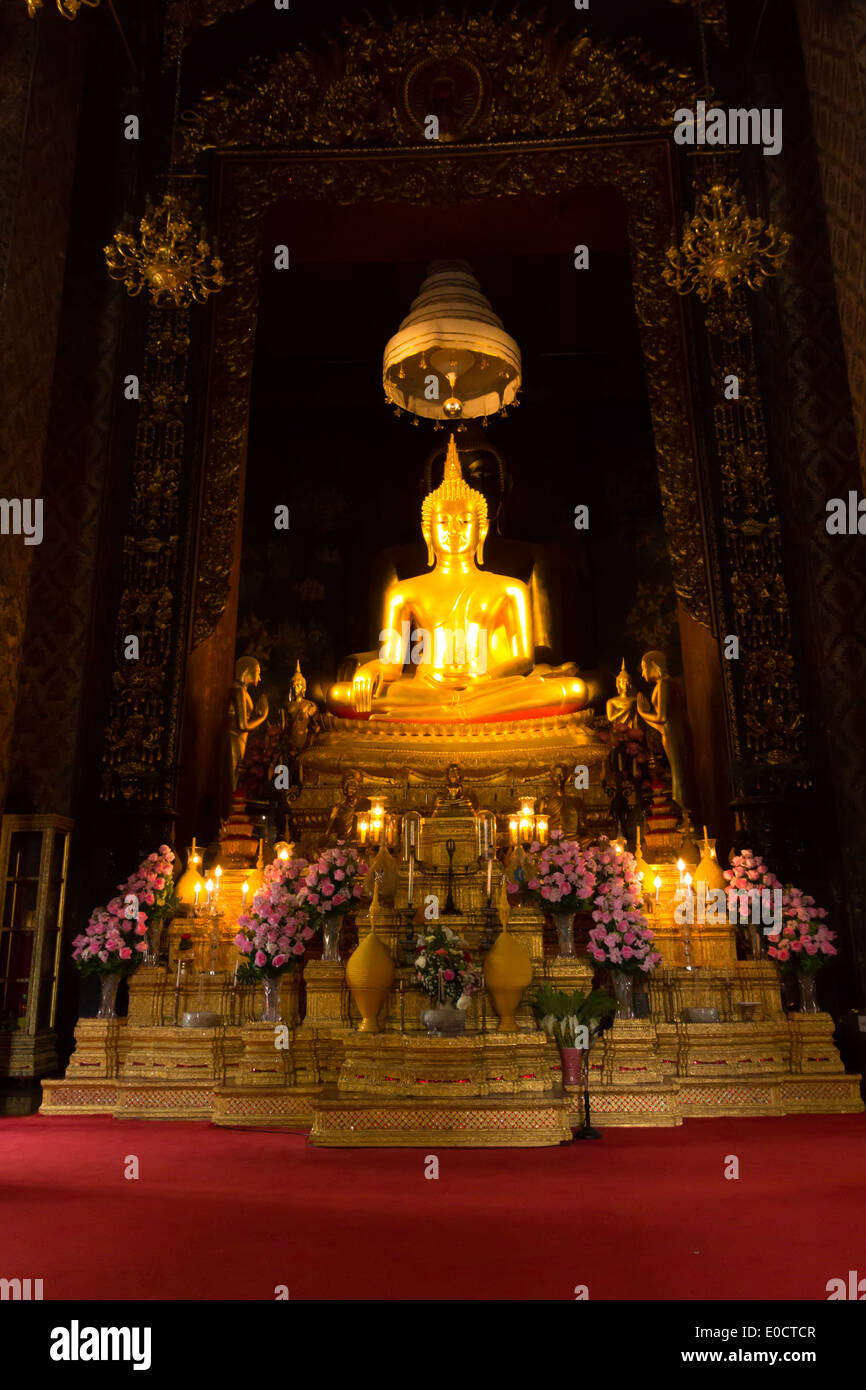 Buddha-Statue im Wat Bawanwaravihan Stockfoto