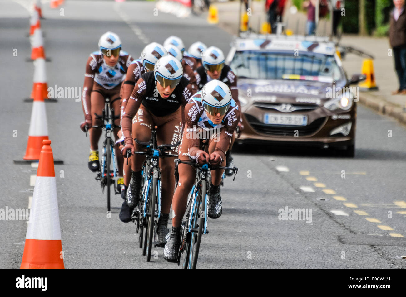 Belfast, Nordirland. 9. Mai 2014 - Giro d ' Italia Übungsbeispiel: Ag2r La Mondiale Credit: Stephen Barnes/Alamy Live News Stockfoto