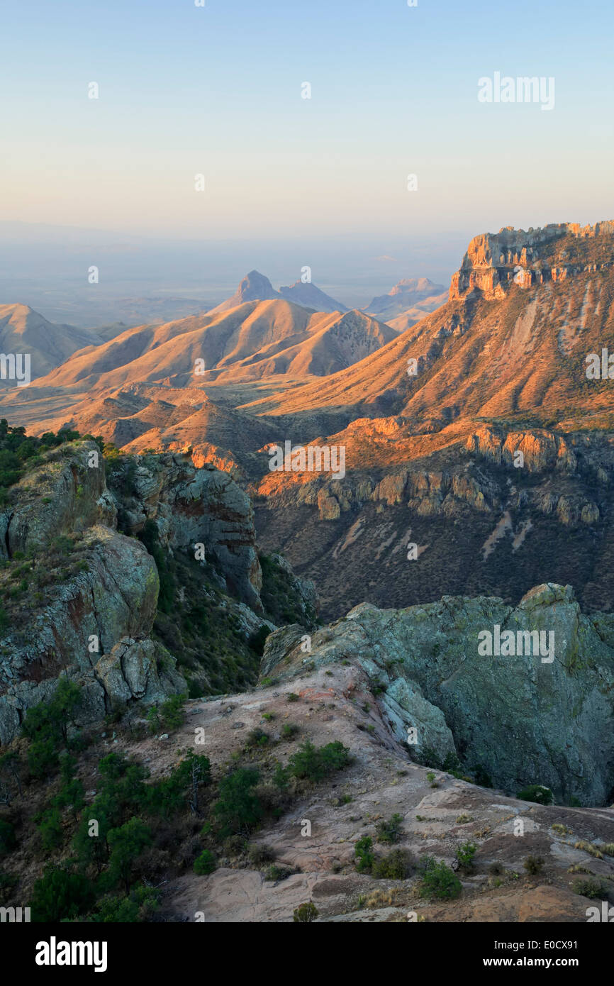 Zerklüftete Landschaft aus Lost Mine Trail, Chisos Mountains, Big Bend Nationalpark, Texas USA Stockfoto