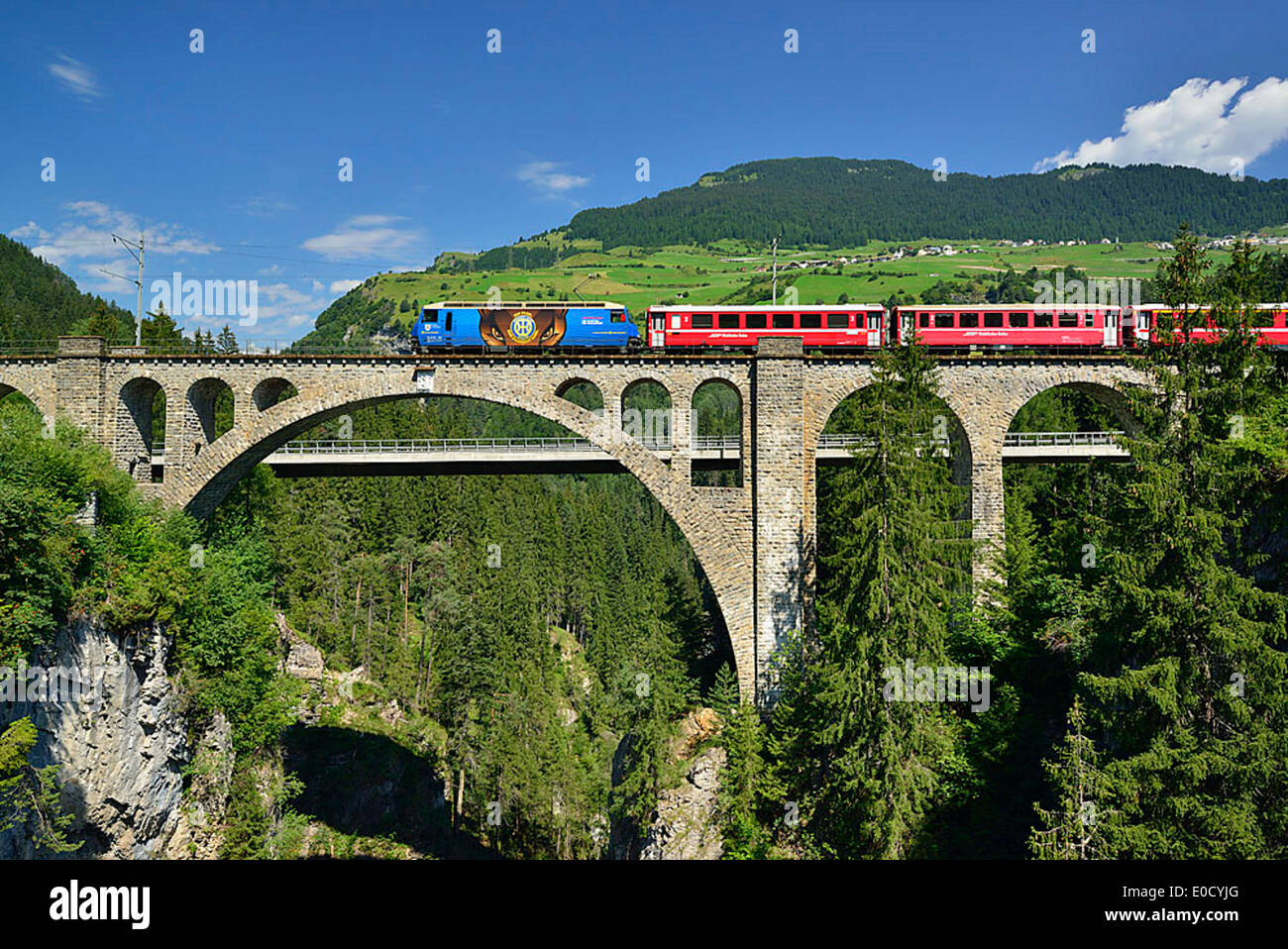 Rhätische Bahn überfahren von Solis-Viadukt, Solis-Viadukt, Rhätische Bahn, Albulabahn, UNESCO World Heritage Site Rhätischen Ra Stockfoto