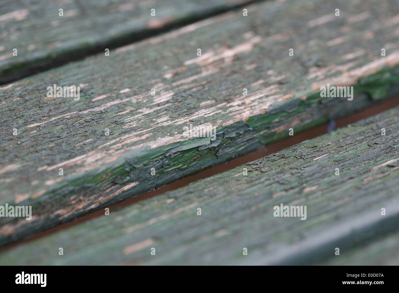 Nahaufnahme Foto von abblätternde Farbe auf einer Bank Stockfoto